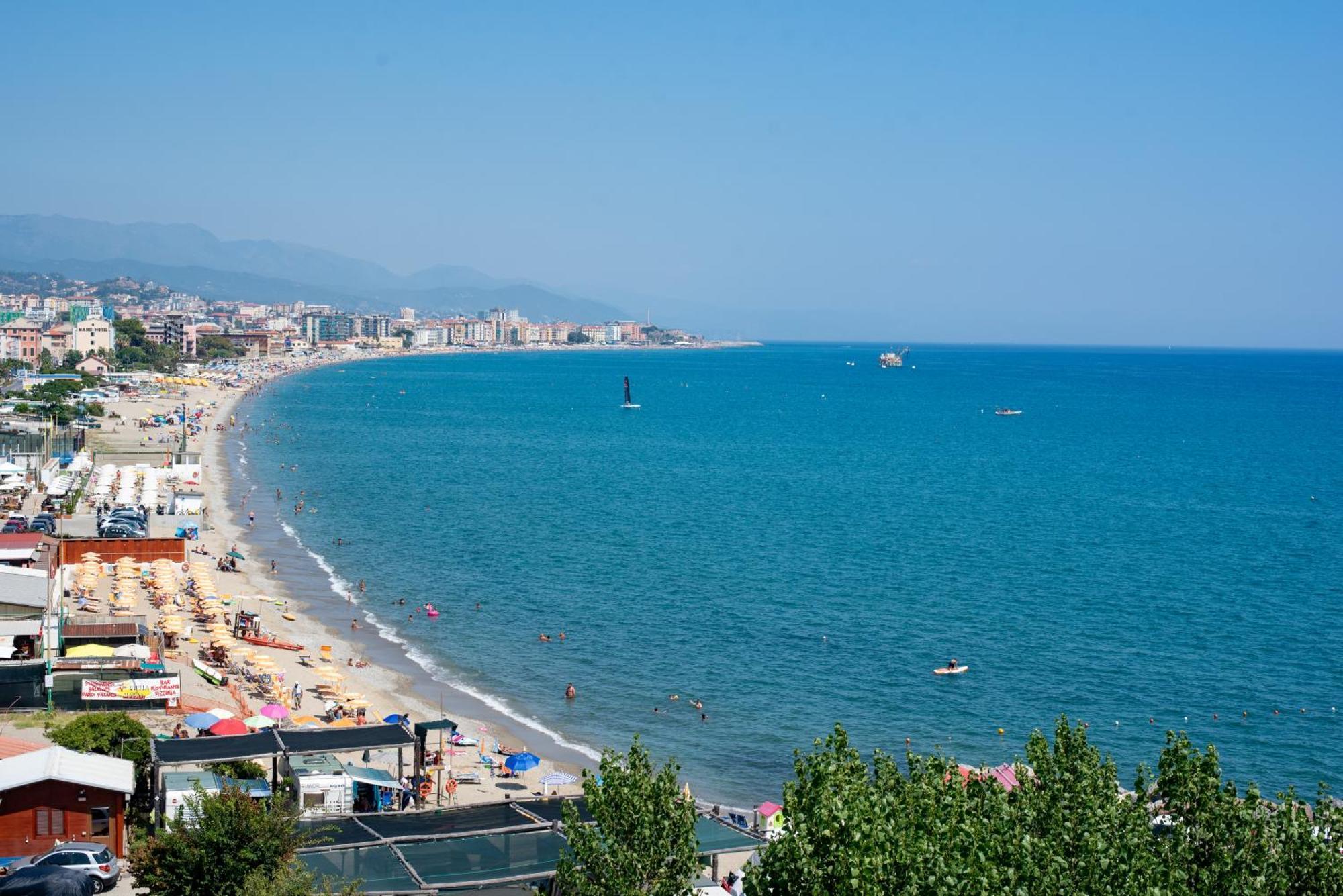 You And The Sea Savona Buitenkant foto