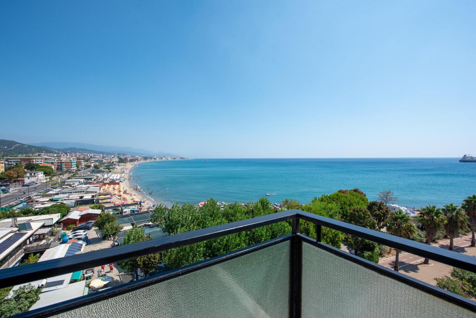 You And The Sea Savona Buitenkant foto