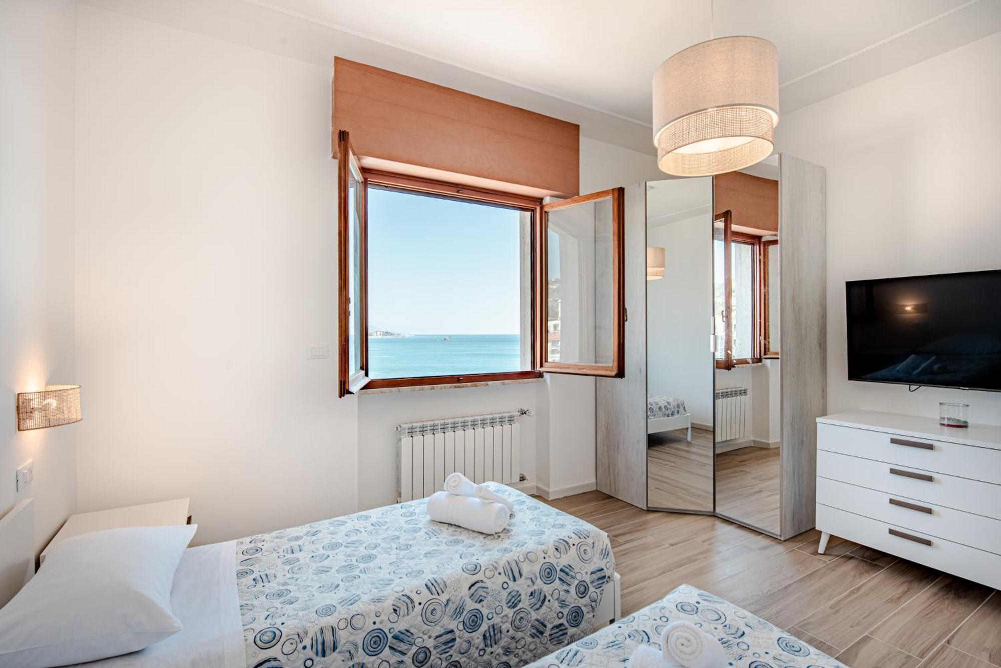 You And The Sea Savona Buitenkant foto